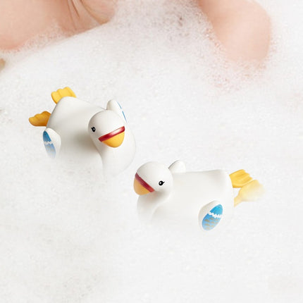 Baby Bath Toys Cute Cartoon Goose Dolphin Swimming Wind-up Clockwork Infant Children Water Toys Gifts Kids Showering Toys