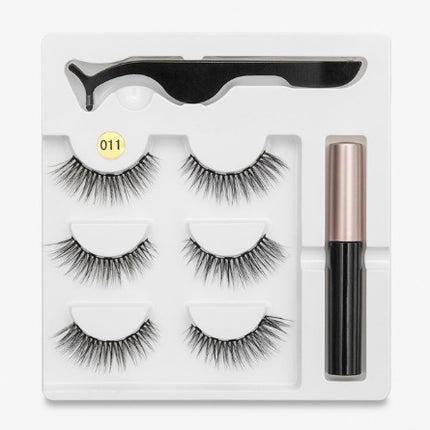 A Pair Of False Eyelashes With Magnets In Fashion