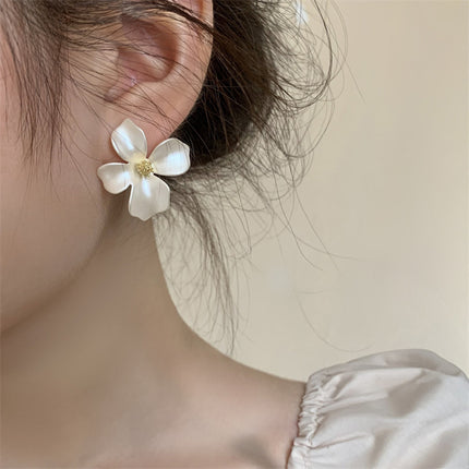 Super Fairy Painted Flower Stud Earrings Female French Retro Personality