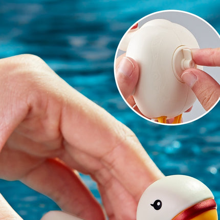 Baby Bath Toys Cute Cartoon Goose Dolphin Swimming Wind-up Clockwork Infant Children Water Toys Gifts Kids Showering Toys