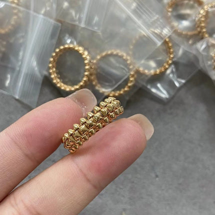 V Gold Bullet Ring Carved Craft Rose Gold Plated No Fading Fashion Ring