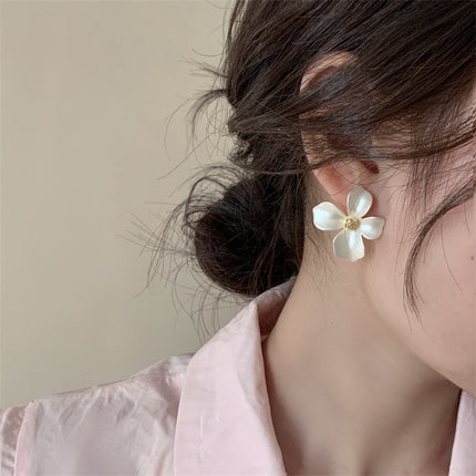 Super Fairy Painted Flower Stud Earrings Female French Retro Personality
