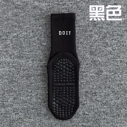 Women's Fitness Women's Socks Trendy Letter Mid-calf Yoga Socks Simple Non-slip Sweat-absorbent Breathable