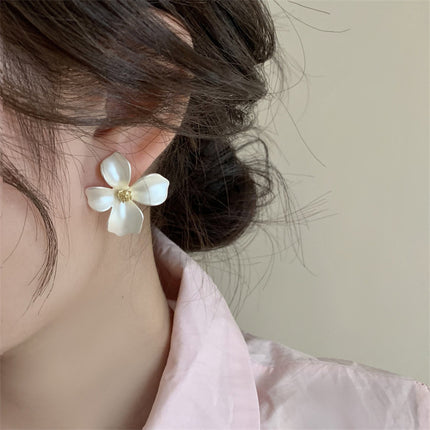Super Fairy Painted Flower Stud Earrings Female French Retro Personality