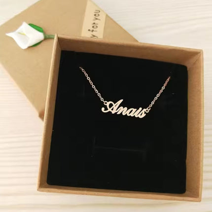 The Stainless Steel Necklace With An English Name Is Fashionable