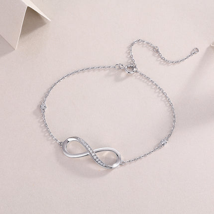 Hierdie luukse en modieuse ligte luukse juweliersware silwer armband, versier met topgehalte moissanite, is van S925 silwer gemaak en met platinum geëlektroneer.