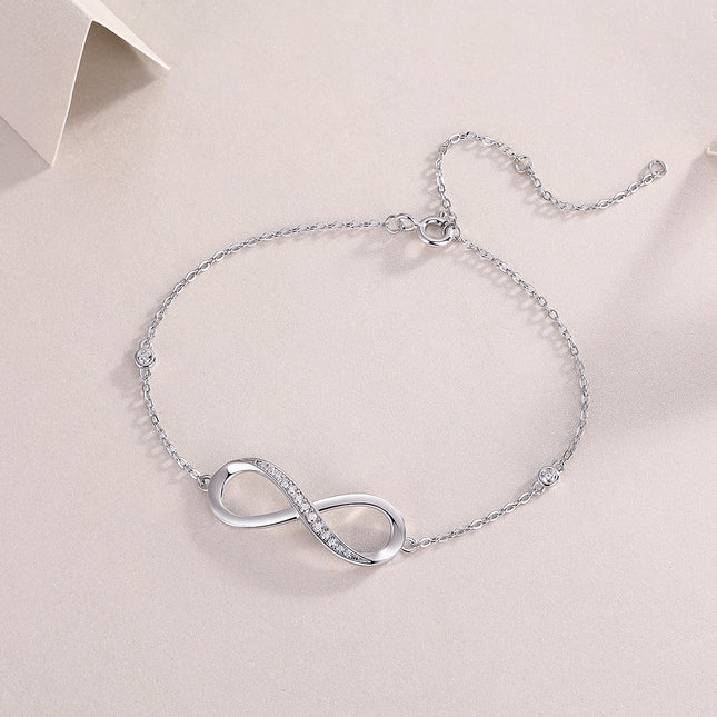 Hierdie luukse en modieuse ligte luukse juweliersware silwer armband, versier met topgehalte moissanite, is van S925 silwer gemaak en met platinum geëlektroneer.
