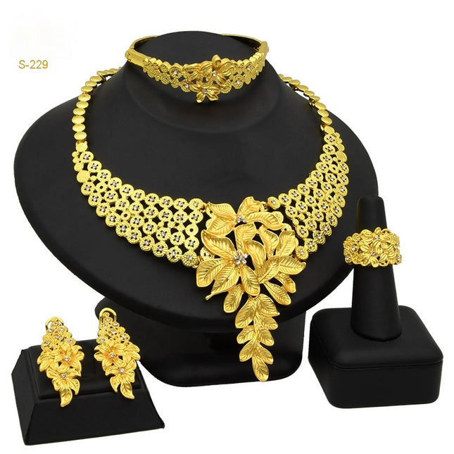 Vroue Saoedi-bruidsjuwele: Ketting, armband, oorbelle en vierstuk-ringstel