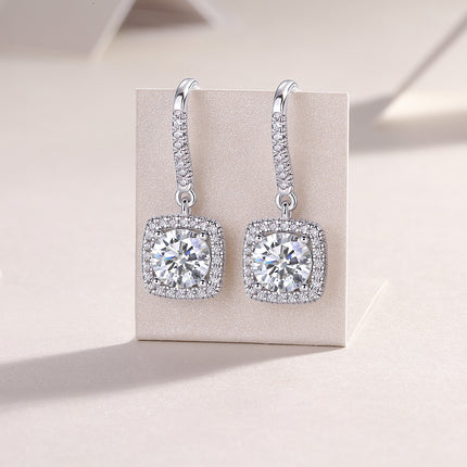 Top-quality Moissanite Luxury And Fashionable Light Luxury Jewelry Silver Stud Earrings S925 Silver Plated Platinum