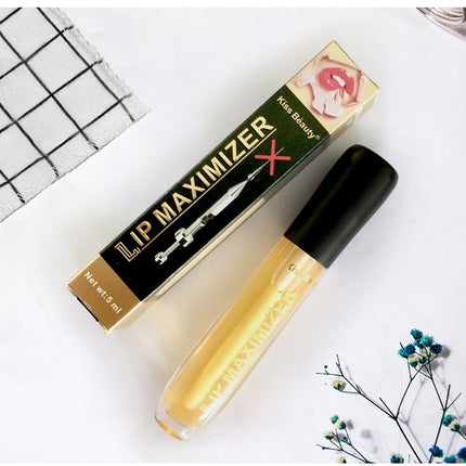 Transparent abundant lip oil moisturizes