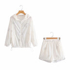 White / L