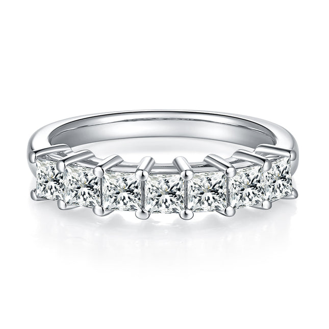 'n Luukse en Modieuse Ligluukse Juweliersware Silwerring, Versier met Topgehalte Moissanite, S925 Silwer Geplateer met Platinum