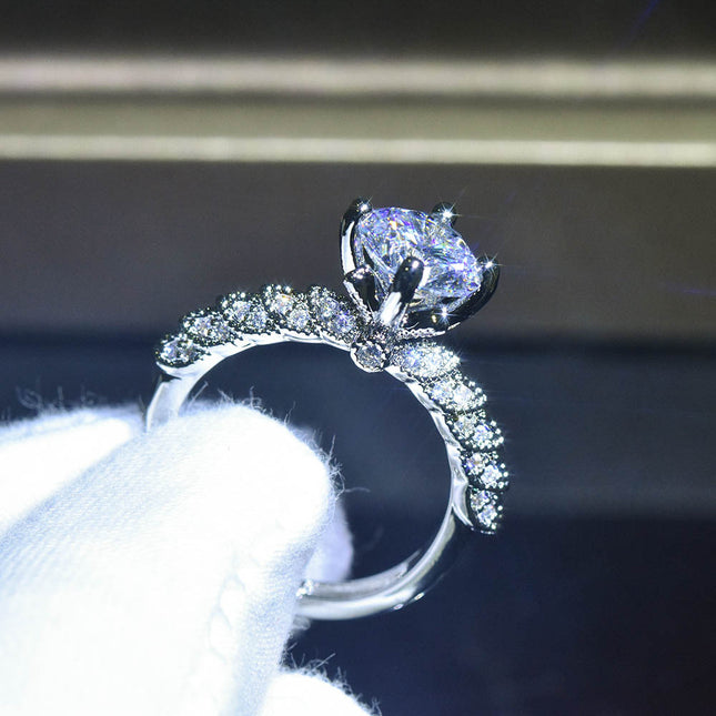 Platinum-geplateerde Moissaniet Geluksgodin-Ring