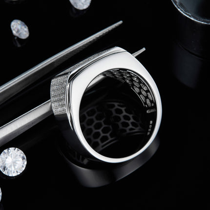 Mans Luukse En Modieuse Ligte Luukse Juweliersware Silwerring S925 Versilwerde Platinum Gestel Met Topgehalte Moissanite