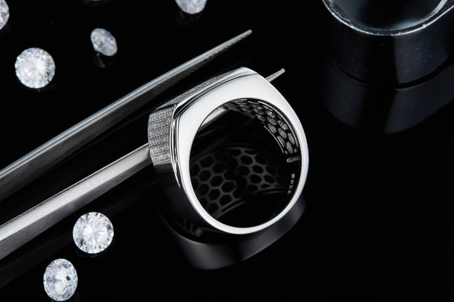 Mans Luukse En Modieuse Ligte Luukse Juweliersware Silwerring S925 Versilwerde Platinum Gestel Met Topgehalte Moissanite