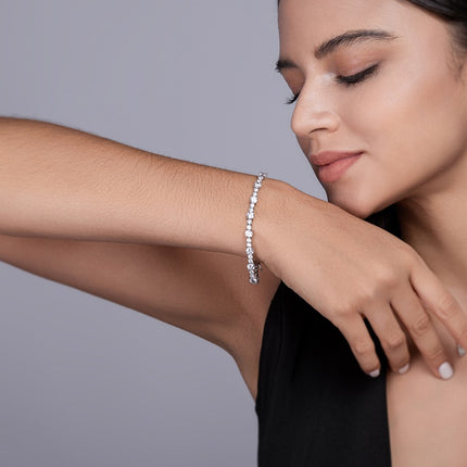 Set With Top-quality Moissanite, This Luxurious And Fashionable Light Luxury Trend Jewelry Silver Bracelet Is Made Of S925 Silver Electroplated With Platinum