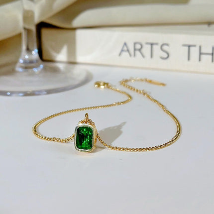Gevorderde Wit Retro 18K Goudplatering Vierkantige Groen Kristal