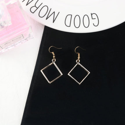 All-matching Hollow Five-pointed Star Chain Stud Earrings Simple Ladies