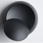Black / Warm light
