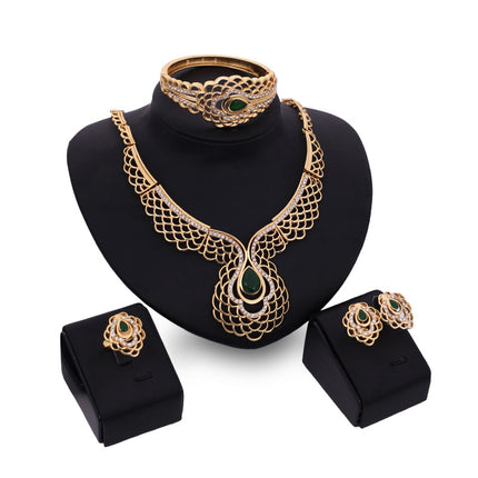 Vierstuk-halsketting, oorbelle en armbande