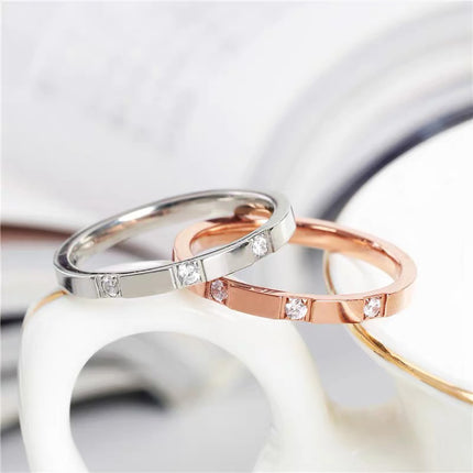 Modieuse Damesring Met Drie Diamante