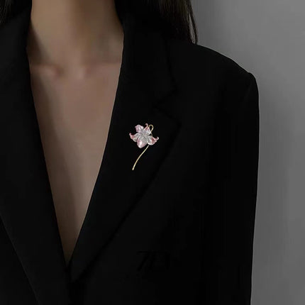 Retro Elegant Water Lily Brooch With A Regal Vibe