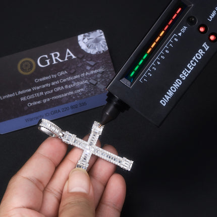 Gevestig Met Moissanite Van Topgehalte, Is Hierdie Luukse En Modieuse Ligte Luukse Tendens Juweliersware Halssnoer Hanger Gemaak Van S925 Silwer Elektroplateer Met Platinum