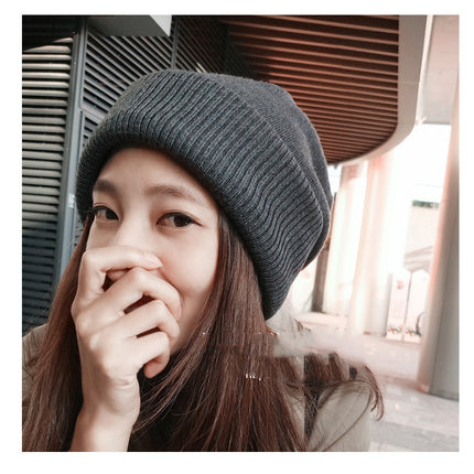 Simple solid color knitted hat