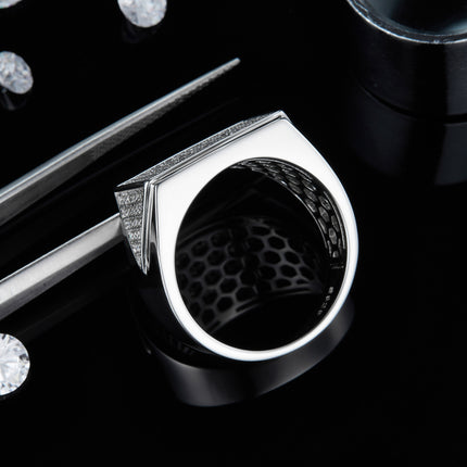 Men's Luxury And Fashionable Light Luxury Jewelry Silver Ring S925 Silver-plated Platinum Set With Top-quality Moissanite