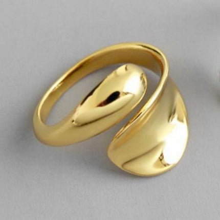 Minimalist Geometric Polished Ring With A Personalized Touch