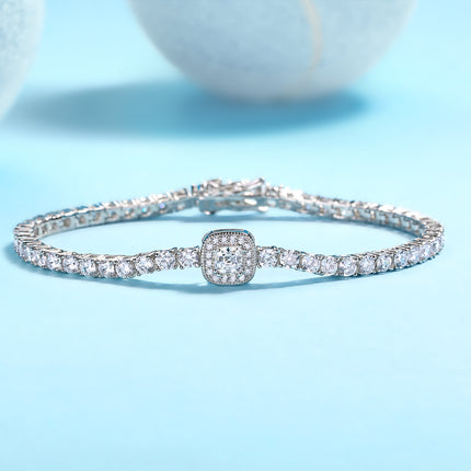 Versier Met Topgehalte Moissanite, Is Hierdie Luukse En Modieuse Ligte Luukse Juweliersware Silwer Armband Gemaak Van S925 Silwer Geëlektroneer Met Platinum
