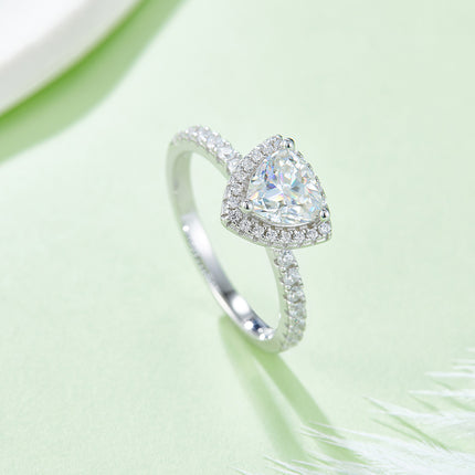 Driehoekige Moissanite-stel Met Topgehalte Moissanite Luukse En Modieuse Ligte Luukse Juweliersware Silwer Ring S925 Silwer Geëlektroplateer Met Platinum