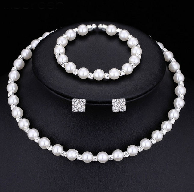 Bruidsbruidsbykomstighede 8MM handgemaakte pêrels, strass-halssnoere, halssnoere, armbande, oorbelle, drie stelle pakke