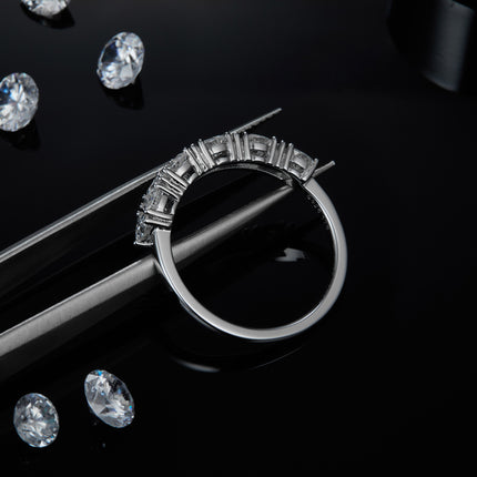A Luxurious And Fashionable Light Luxury Jewelry Silver Ring Set With Top-quality Moissanite, S925 Silver Plated With Platinum
