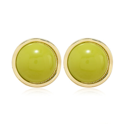 Retro Avokado-groen Knopiesoorbelle Wat Elegant Lyk En Die Gelaatskleur Verhelder