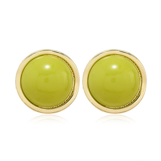 Retro Avokado-groen Knopiesoorbelle Wat Elegant Lyk En Die Gelaatskleur Verhelder