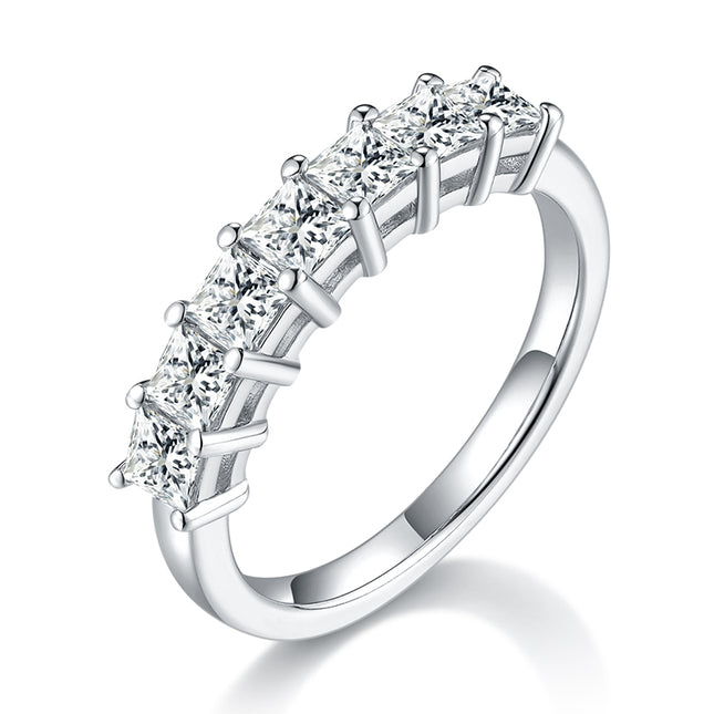 'n Luukse en Modieuse Ligluukse Juweliersware Silwerring, Versier met Topgehalte Moissanite, S925 Silwer Geplateer met Platinum