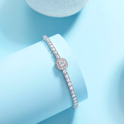 Versier Met Topgehalte Moissanite, Is Hierdie Luukse En Modieuse Ligte Luukse Juweliersware Silwer Armband Gemaak Van S925 Silwer Geëlektroneer Met Platinum