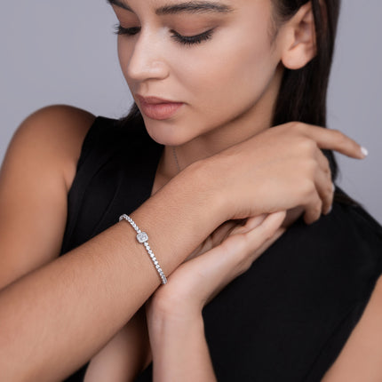 Versier Met Topgehalte Moissanite, Is Hierdie Luukse En Modieuse Ligte Luukse Juweliersware Silwer Armband Gemaak Van S925 Silwer Geëlektroneer Met Platinum