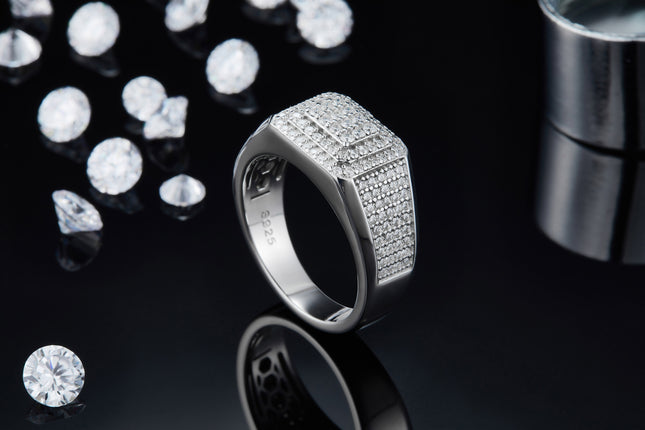 Mans Luukse en Modieuse Ligte Luukse Juwele Silwer Ring S925 Versilwerde Platinum Gestel Met Topgehalte Moissaniet