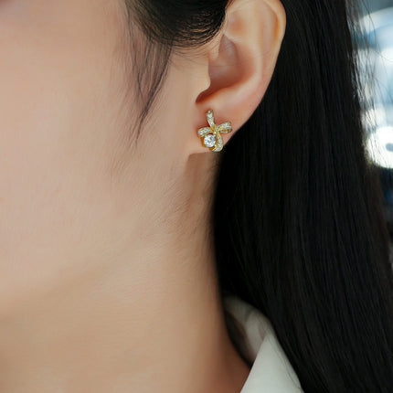 Top-quality Moissanite Luxury And Fashionable Light Luxury Jewelry Silver Stud Earrings S925 Silver Plated Platinum