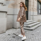 Brown / L
