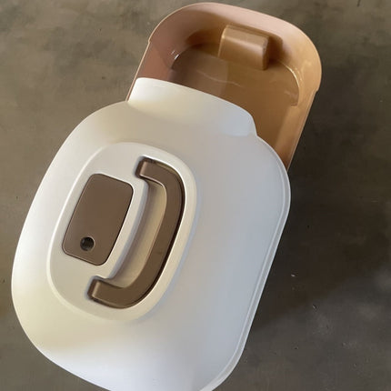Fully Enclosed Cat Litter Box