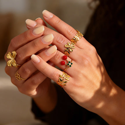 Womens Minimalist, Stylish Flower-shaped Stainless Steel Ring