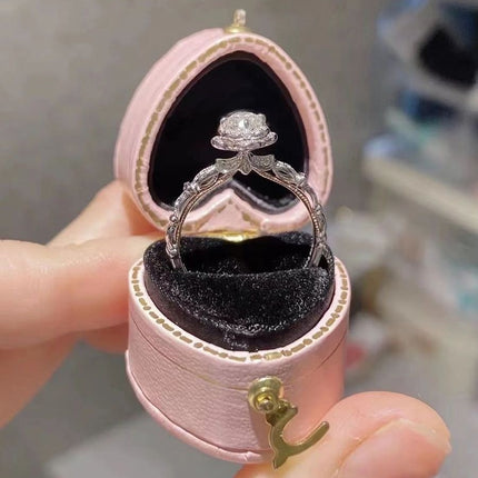 Elegante 1ct Gesimuleerde Moissanite Ses-Punt Ring Luukse Troujuweliersware Vir Vroue