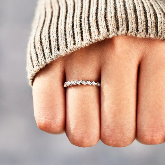 Twisted Rotating Minimalist Spiral Ring