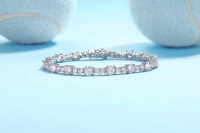 Gestel met topgehalte-moissaniet, is hierdie luukse en modieuse ligte luukse-tendens juweliersware silwerarmband gemaak van S925-silwer ge-elektroniseer met platinum
