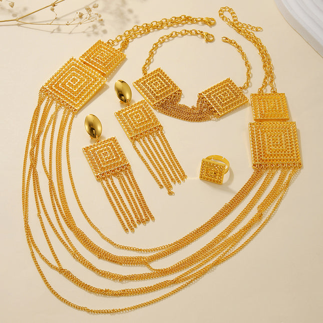 5 stuks Modieuse Dames 18k Goud Geplateerde Juwelierswarestel Kwassie Vir Vakansiedrag, Trou-Toneel Juweliersware, Multi-laag Temperament Trou Juweliersware