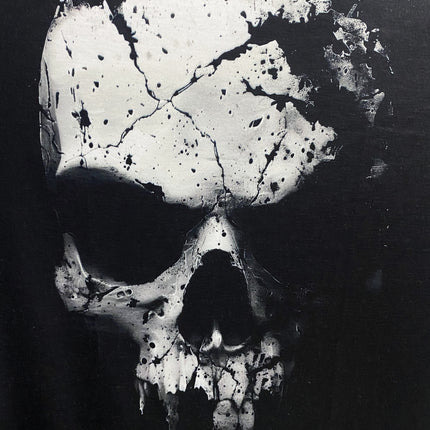 A Novel And Cool Top For Men To Wear Outdoors In Summer, Featuring A 3D Digital Shattered Skull Pattern And A Round Neck Short Sleeved T-shirt