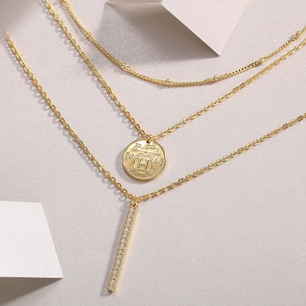 Graveer met topgehalte moissanite, hierdie luukse en modieuse minimalistiese juweliersware bestaan uit 'n silwer hangertjie-halssnoer, 'n kraagketting en S925-silwer geëlektrifiseer met goud.